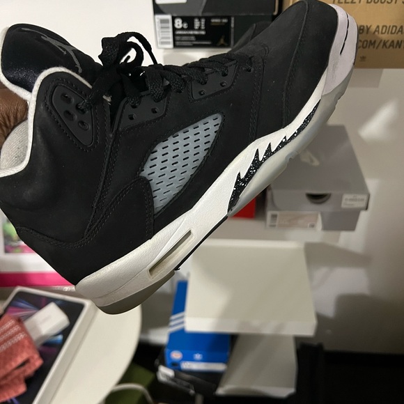 Jordan Retro 5 (Oreos) - Picture 4 of 10